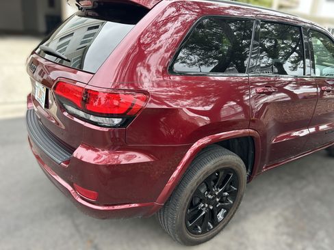 Used 2019 Jeep Grand Cherokee Altitude AWD/4WD image 5
