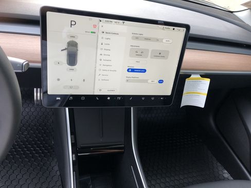 Used 2019 Tesla Model 3 image 15