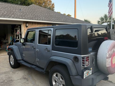 Used 2013 Jeep Wrangler Unlimited Sport image 2