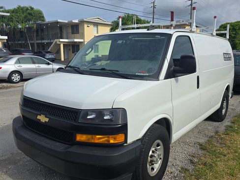Used 2020 Chevrolet Express 2500 image 5