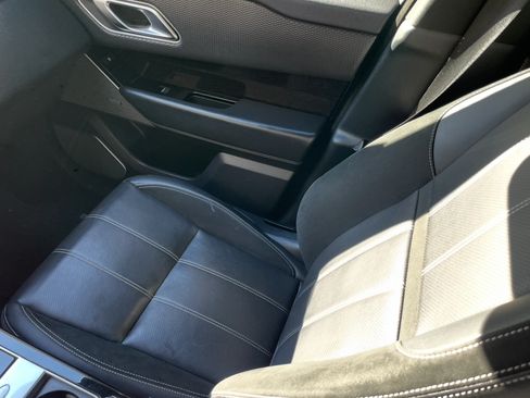 Used 2018 Land Rover Range Rover Velar R-Dynamic SE image 13