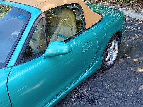 Used 2000 MAZDA MX-5 Miata LS image 4