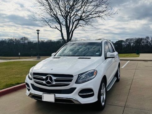 Used 2018 Mercedes-Benz GLE 350 350 Sport Utility 4D image 2