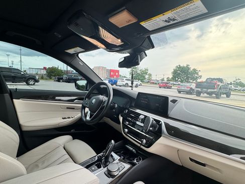 Used 2020 BMW 530i xDrive w/ Premium Package AWD/4WD image 5