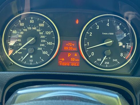 Used 2012 BMW 335i Convertible image 19