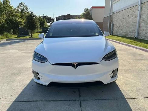 Used 2019 Tesla Model X Long Range image 10
