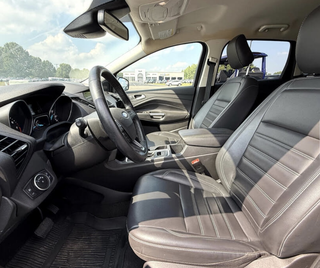 Used 2019 Ford Escape SEL AWD/4WD image 6