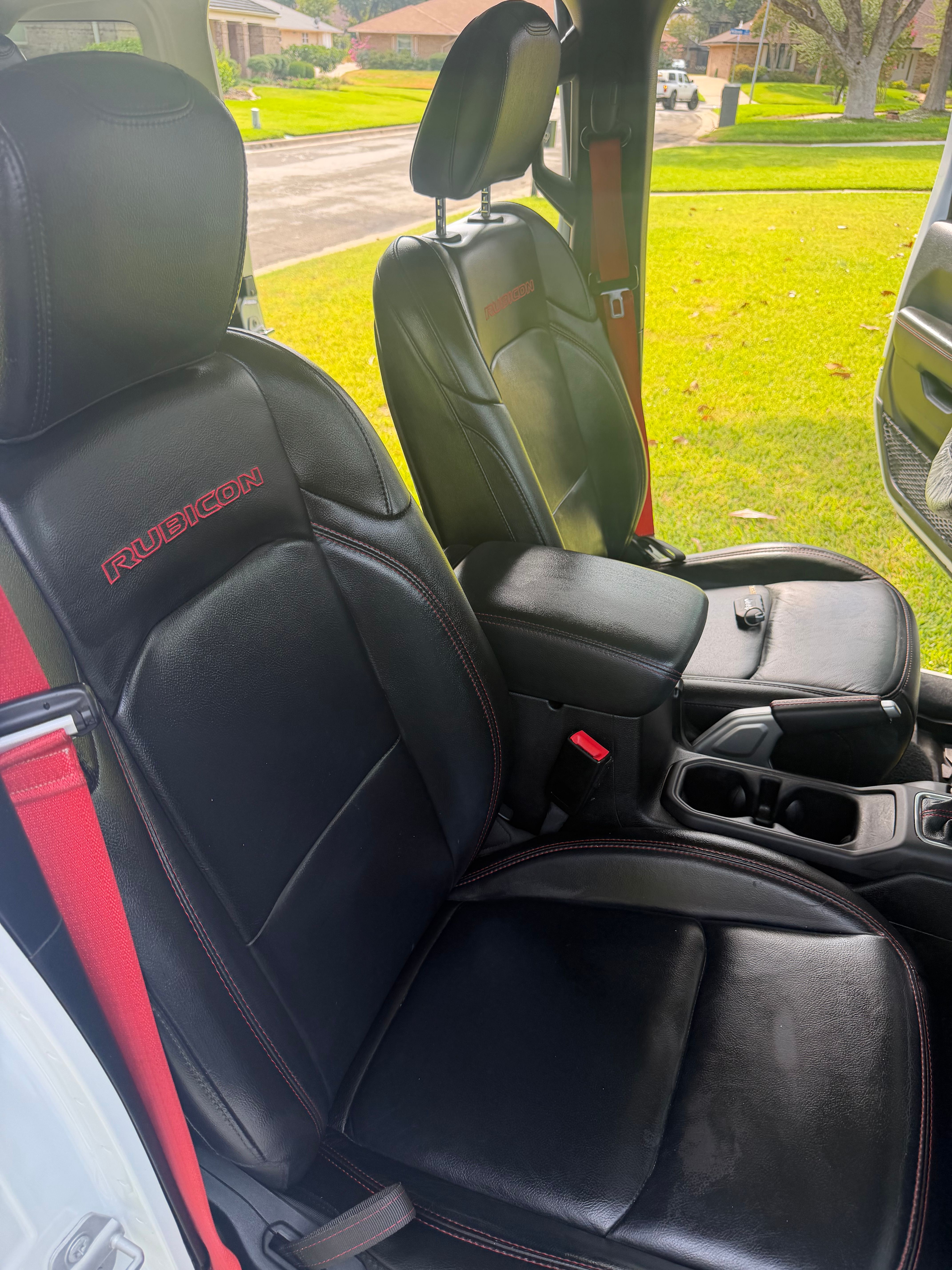 Used 2020 Jeep Wrangler Unlimited Rubicon w/ Quick Order Package 28Y Recon AWD/4WD image 14