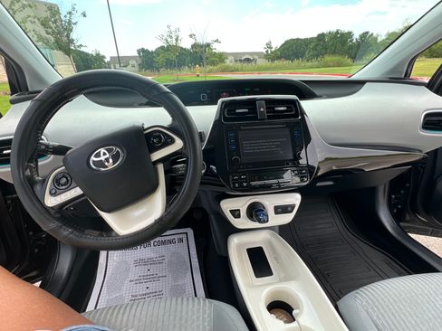 Used 2016 Toyota Prius Three FWD image 13