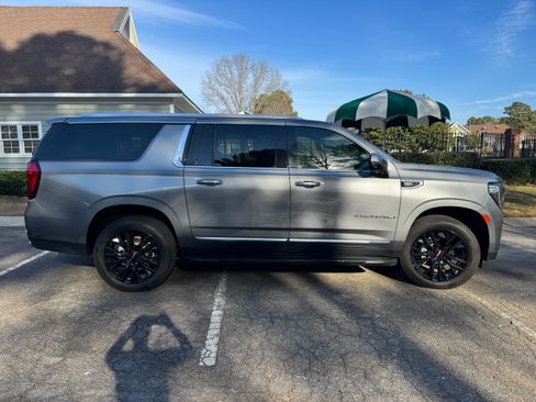 Used 2021 GMC Yukon XL Denali image 16