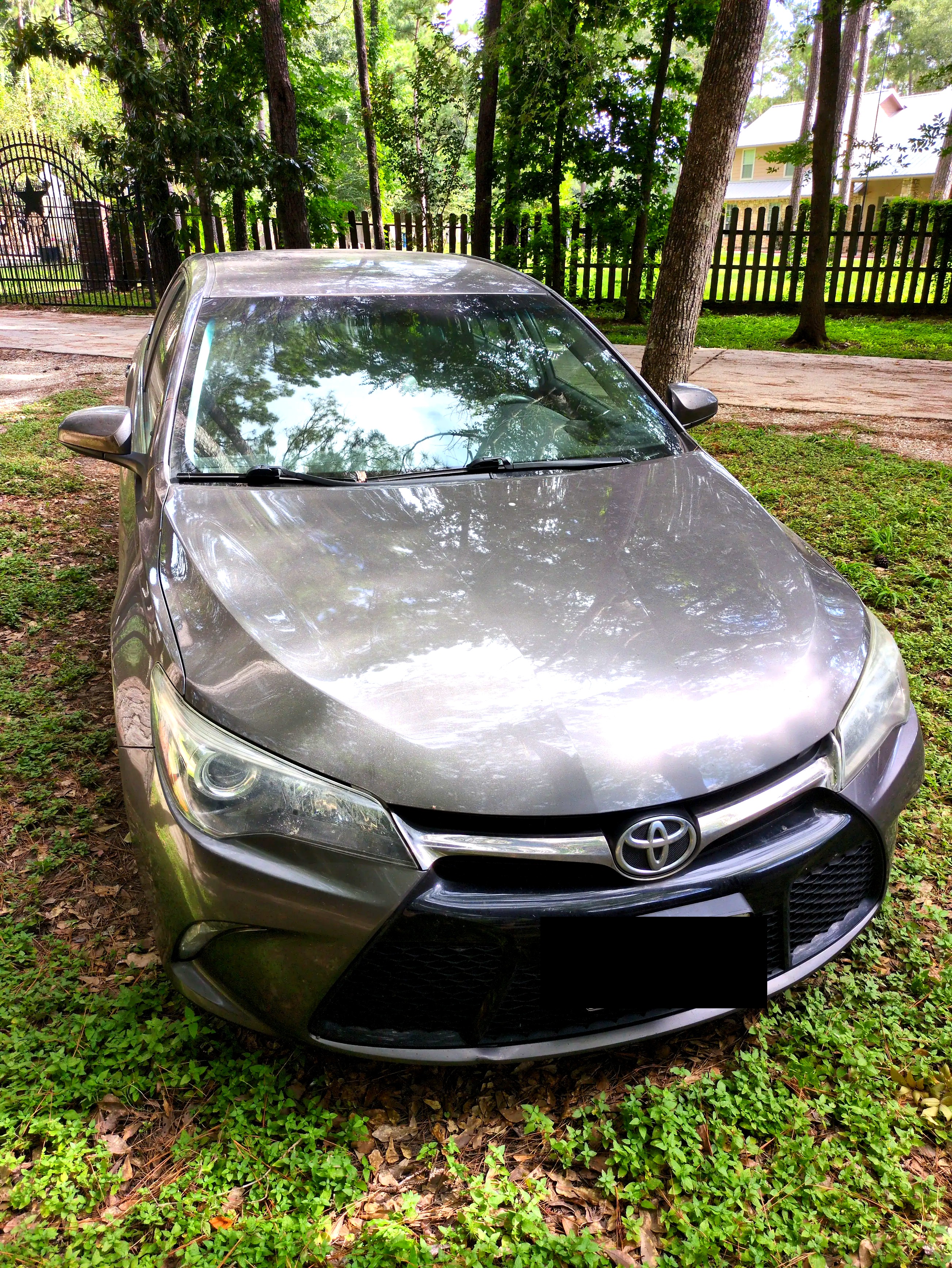 Used 2017 Toyota Camry SE FWD image 1