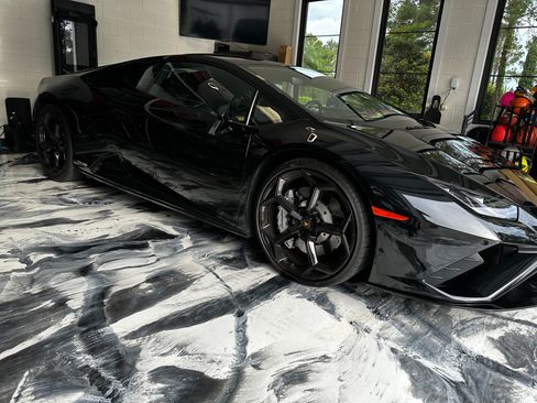 Used 2021 Lamborghini Huracan EVO image 22