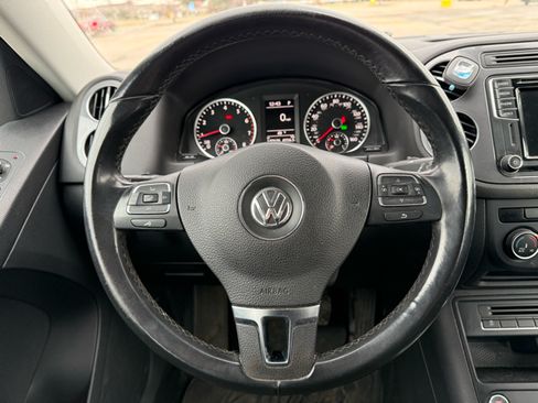 Used 2017 Volkswagen Tiguan Limited w/ Premium Package image 9