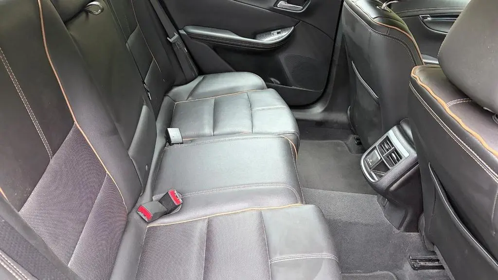 Used 2018 Chevrolet Impala Premier FWD image 12