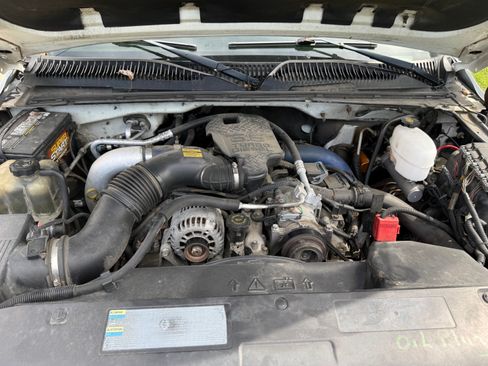 Used 2004 GMC Sierra 3500 W/T RWD image 10