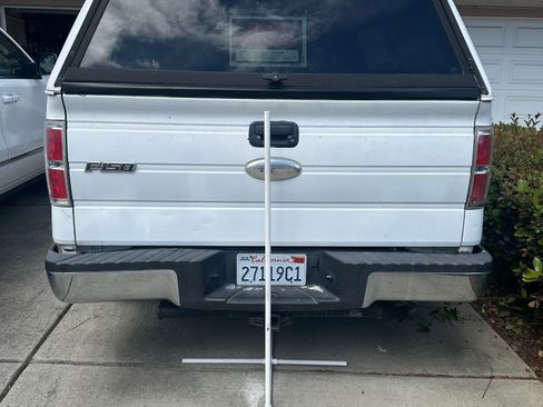 Used 2011 Ford F150 XL w/ XL Decor Group RWD image 2