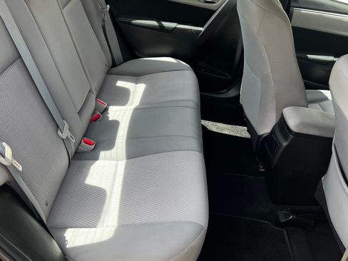Used 2015 Toyota Corolla LE FWD image 11