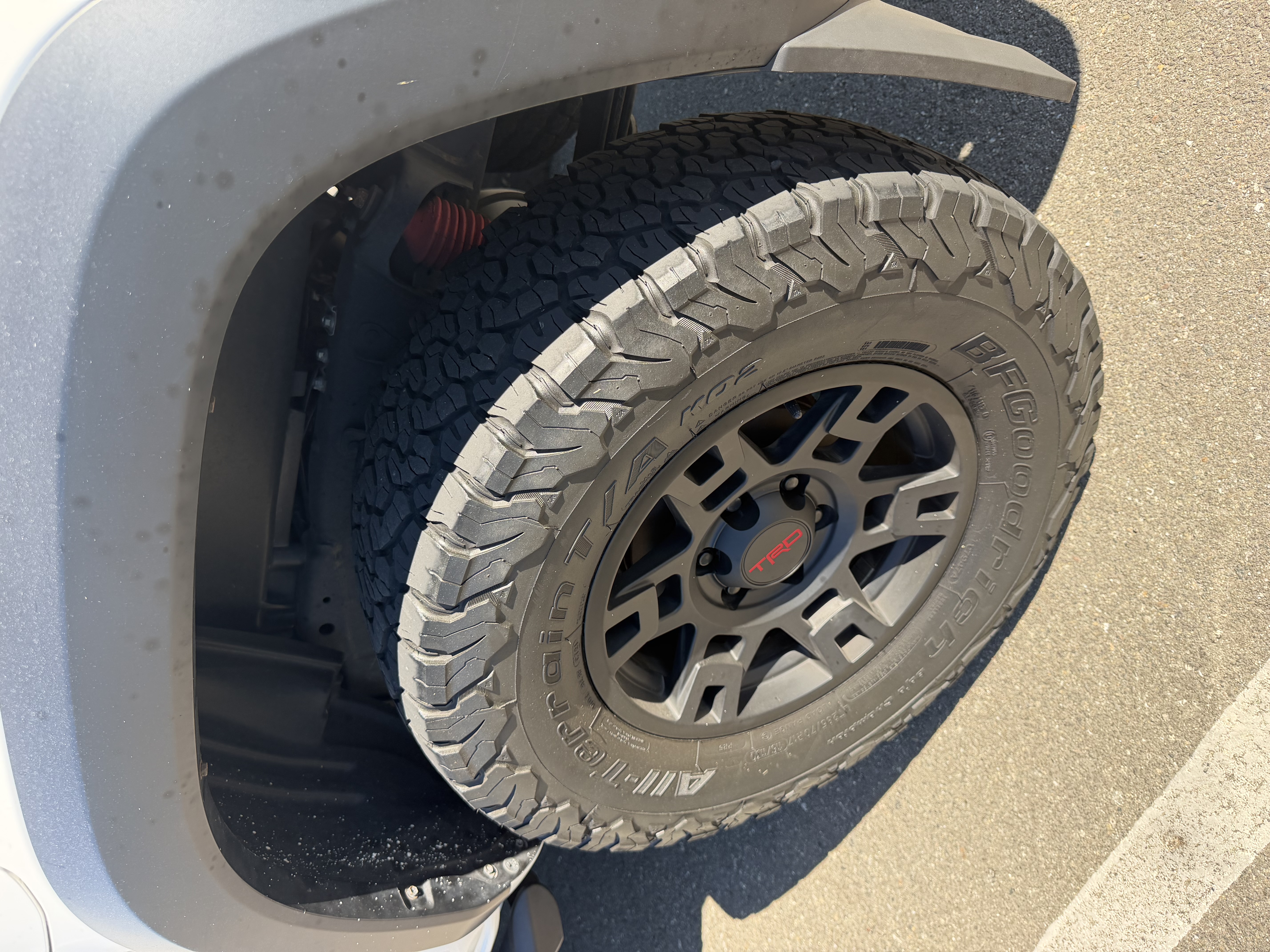 Used 2021 Toyota Tacoma TRD Off-Road w/ Technology Package AWD/4WD image 17