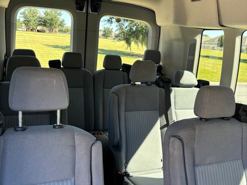 Used 2015 Ford Transit 350 XLT image 9