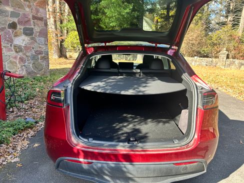 Used 2024 Tesla Model Y Long Range image 12