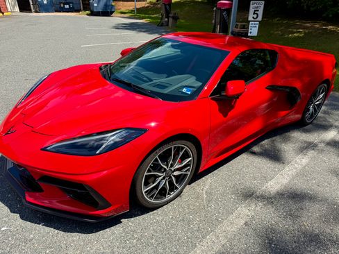 Used 2023 Chevrolet Corvette Stingray Preferred Cpe RWD image 2