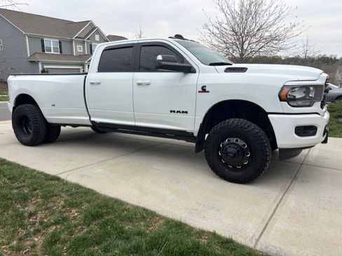 Used 2022 RAM 3500 Big Horn w/ Night Edition image 9