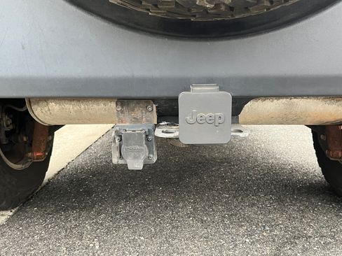 Used 2013 Jeep Wrangler Unlimited Rubicon w/ Connectivity Group image 13