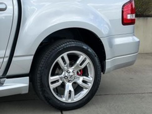 Used 2010 Ford Explorer Sport Trac Limited RWD image 11