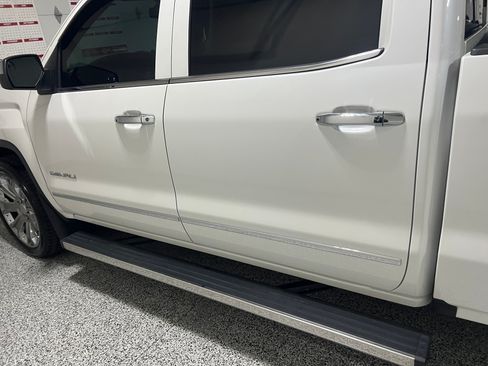 Used 2017 GMC Sierra 1500 Denali w/ Denali Ultimate Package image 11