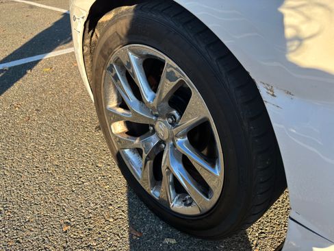 Used 2013 Hyundai Genesis 2.0T image 9