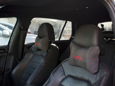 Used 2016 Volkswagen GTI Autobahn w/ Lighting Package (SEL) image 8