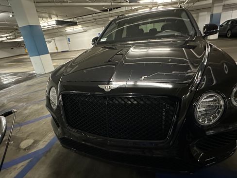 Used 2020 Bentley Bentayga image 12