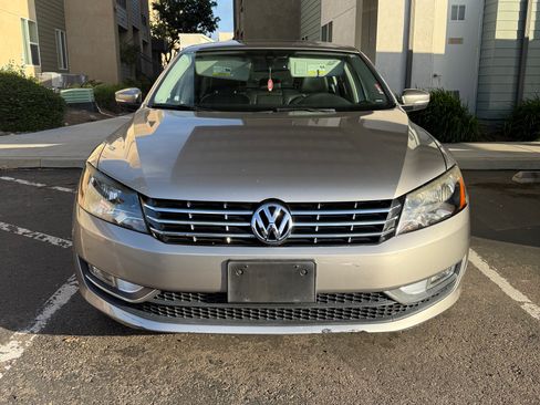Used 2014 Volkswagen Passat 1.8T SEL Premium image 5