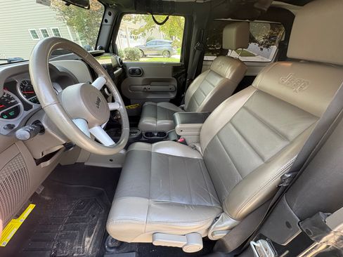 Used 2010 Jeep Wrangler Sahara AWD/4WD image 11