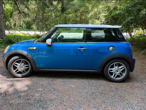 Used 2010 MINI Cooper S image 1