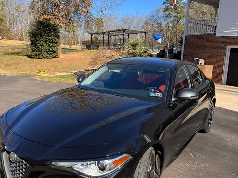 Used 2021 Alfa Romeo Giulia Sprint w/ Nero Edizione image 4