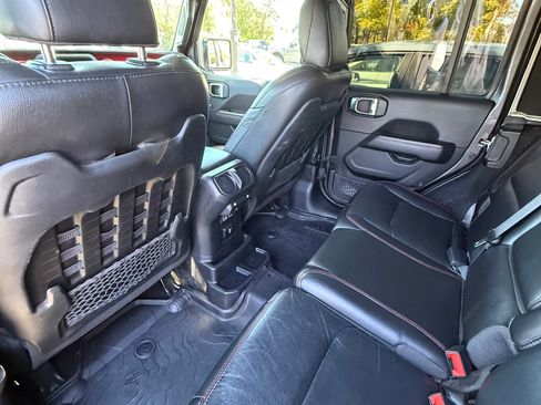 Used 2021 Jeep Wrangler Unlimited Rubicon AWD/4WD image 10