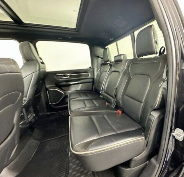 Used 2021 RAM 1500 Laramie AWD/4WD image 10