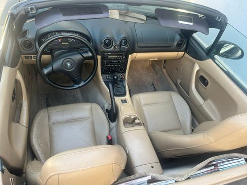 Used 1999 MAZDA MX-5 Miata RWD image 13