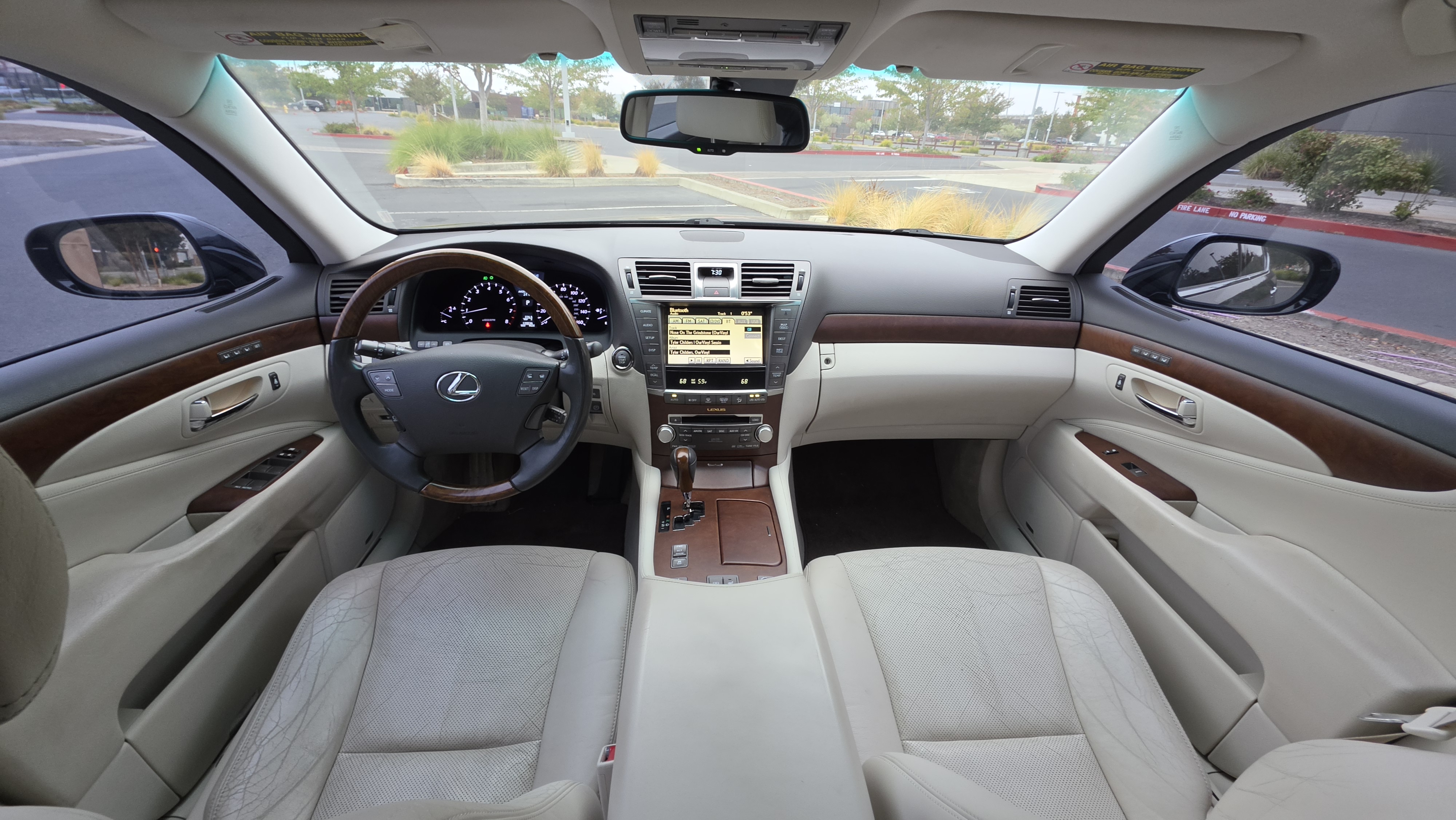 Used 2011 Lexus LS 460 w/ Luxury Value Edition RWD image 13