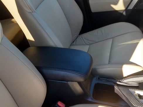 Used 2015 Toyota RAV4 Limited image 9