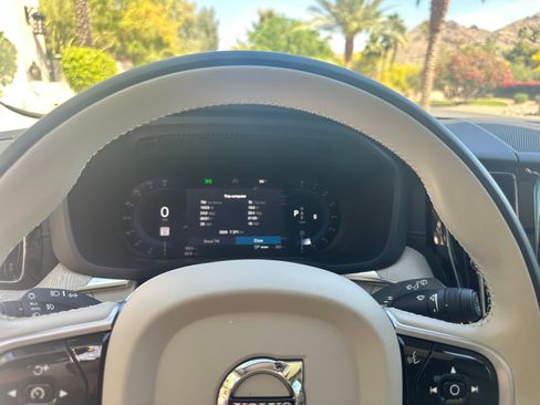 Used 2022 Volvo XC60 B5 Inscription w/ Protection Package image 13