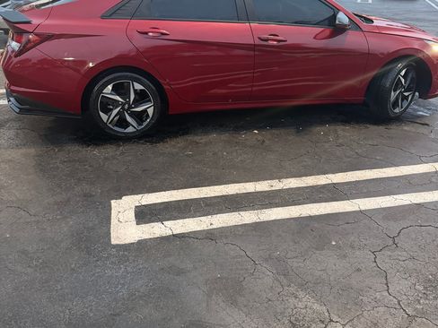 Used 2023 Hyundai Elantra SEL w/ Convenience Package image 4