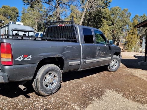 Used 2001 Chevrolet Silverado 1500 LS w/ Exterior Appearance Pkg image 13