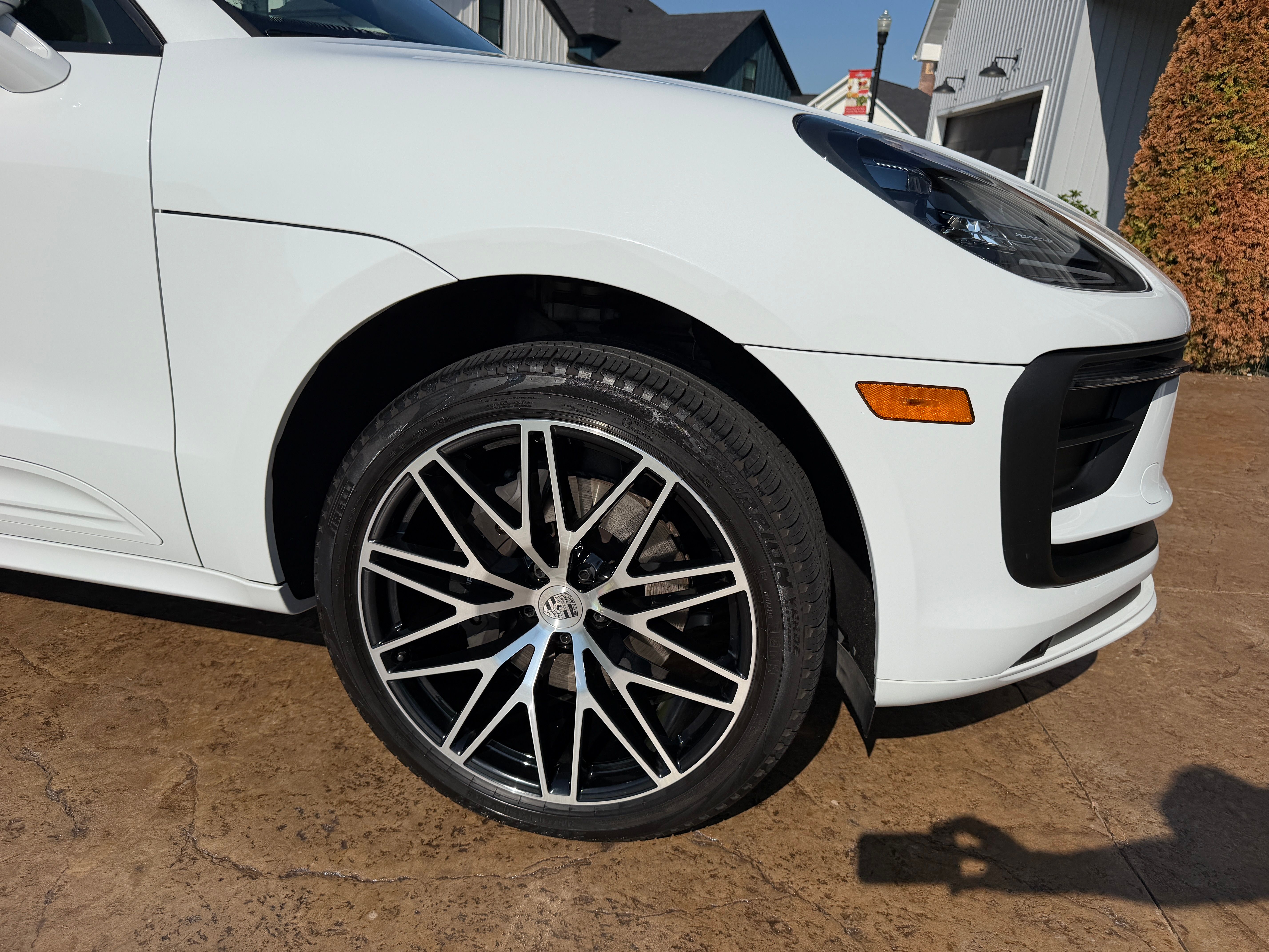 Used 2024 Porsche Macan AWD/4WD image 13