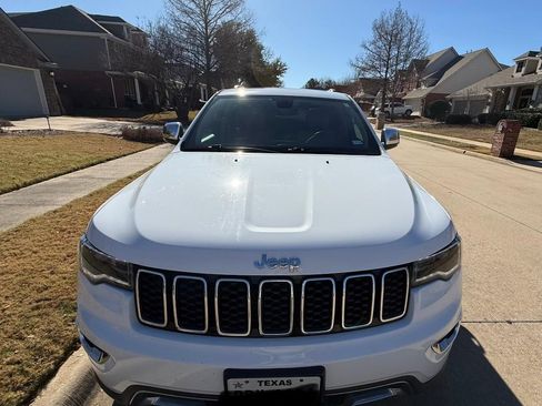 Used 2018 Jeep Grand Cherokee Limited w/ Luxury Group II image 8