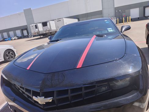 Used 2011 Chevrolet Camaro LT image 1