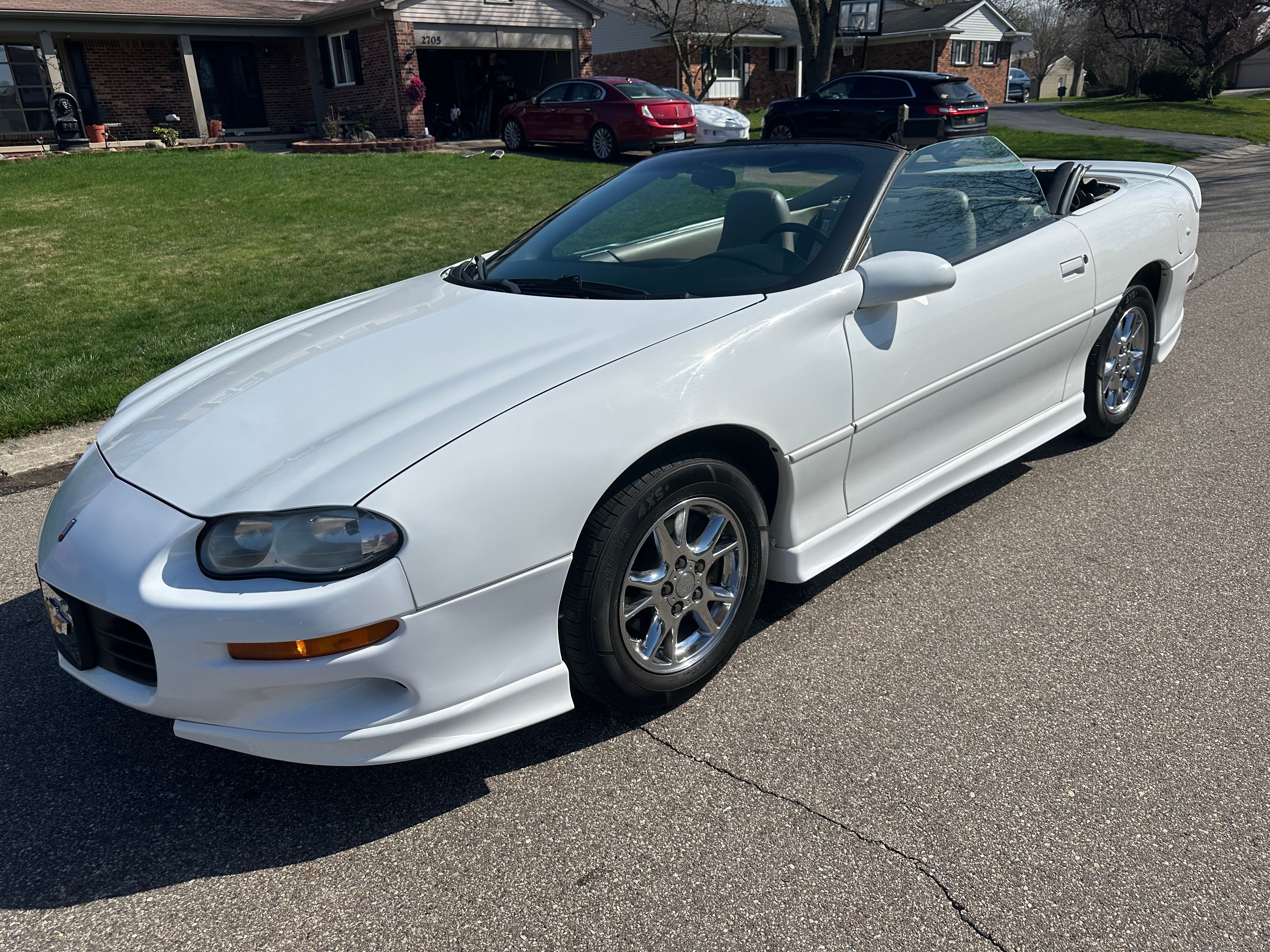 Used 2001 Chevrolet Camaro LT w/ Sport Appearance Pkg RWD image 8