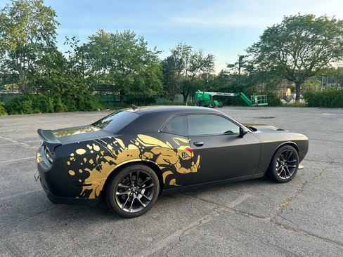 Used 2021 Dodge Challenger R/T Scat Pack RWD image 17