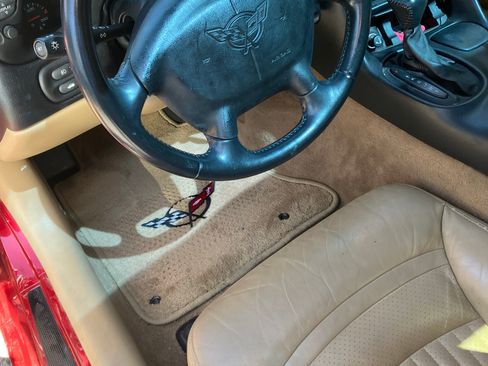 Used 2002 Chevrolet Corvette Coupe w/ Preferred Equipment Group2 image 17